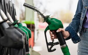 По расчетам Министерства инфраструктуры, частичный возврат акцизов на дизель и бензин на фоне снижения цен на нефтепродукты на мировых рынках будет иметь минимальное влияние на розничную стоимость