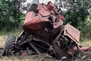В поле возле села Грабовское подорвался комбайн, рассказал Живицкий