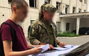 Патрульні зупинили 39-річного чоловіка, який рухався на мотоциклі HONDA, він покликав на "допомогу" друзів, зазначили у Нацполіції