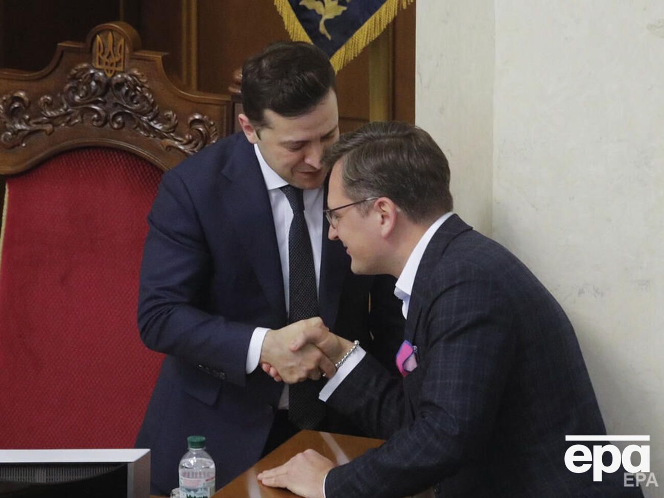 Рада призначила Кулебу (праворуч) главою МЗС України 4 березня 2020 року, йому тоді було 38 років