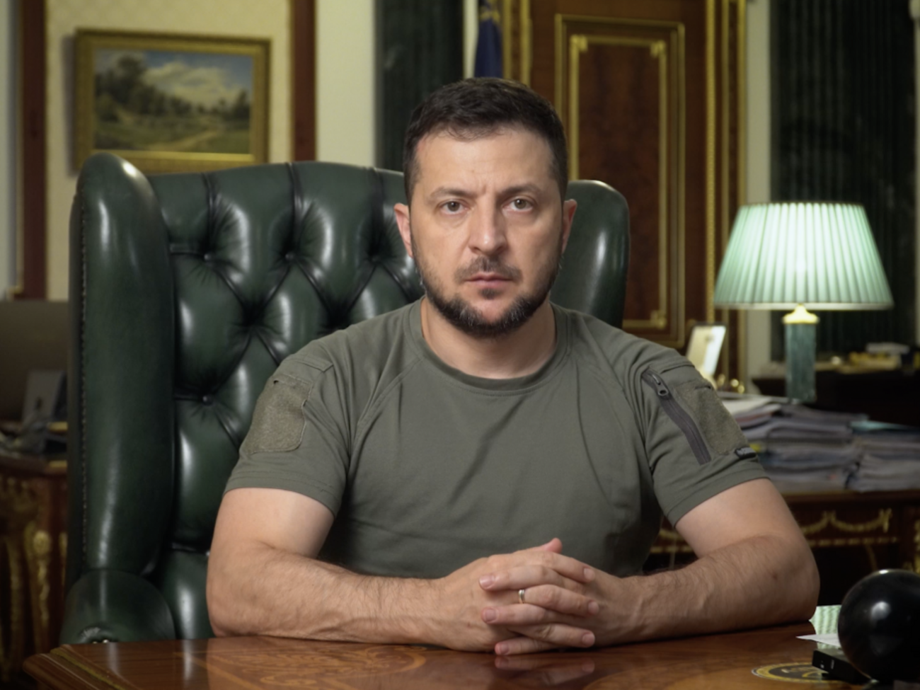 Зеленский:&nbsp;Нужно переходить от обсуждений и призывов к новым жестким санкциям против России, против "Росатома" и всей атомной отрасли государства-террориста