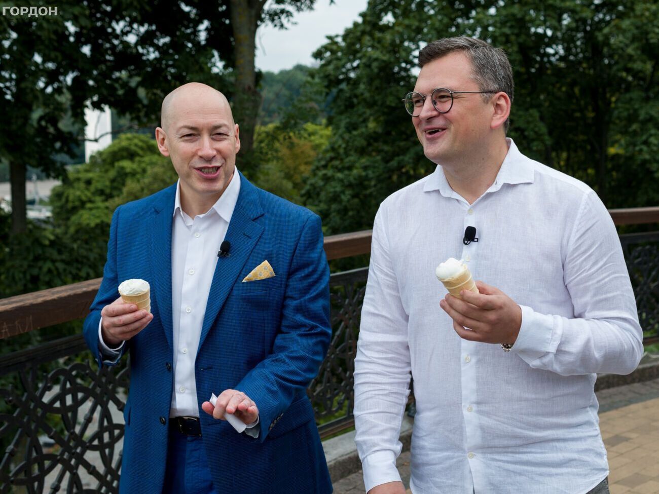 Кулеба купил себе и Гордону белый пломбир в стаканчике