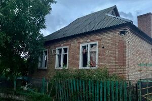 В результате обстрелов повреждены дома, склады с зерном, агротехника, газопровод, линия электропередач