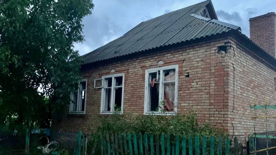 Унаслідок обстрілів пошкоджено будинки, склади із зерном, агротехніку, газопровід, лінію електропередач