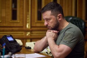 Зеленский говорил с Макроном о ситуации на фронте и ЗАЭС