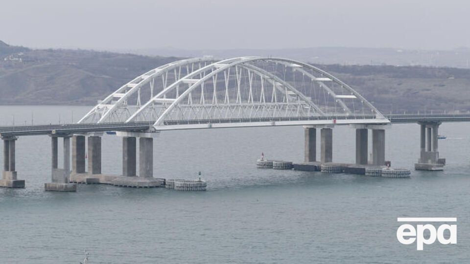 За добу 15 серпня мостом в обидва боки проїхали 38 тис. 297 автомобілів