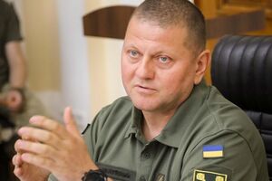 По словам Залужного, РФ до 800 раз за сутки обстреливает украинские позиции