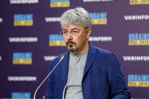 Ткаченко: Відмова від радянської спадщини має відбуватися прозоро з обговоренням експертів та з урахуванням нюансів регіонів