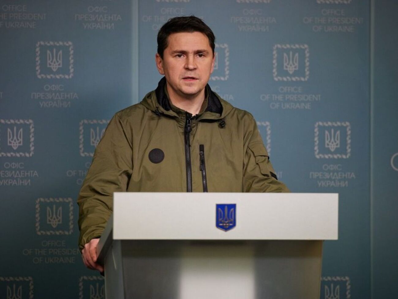 Подоляк: Російські вуха відкриваються лише тоді, коли гігантська військова бита б'є по російській голові