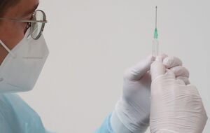 Єдиний виробник вакцини від віспи мавп сумнівається, що зможе забезпечити всіх, хто її потребує