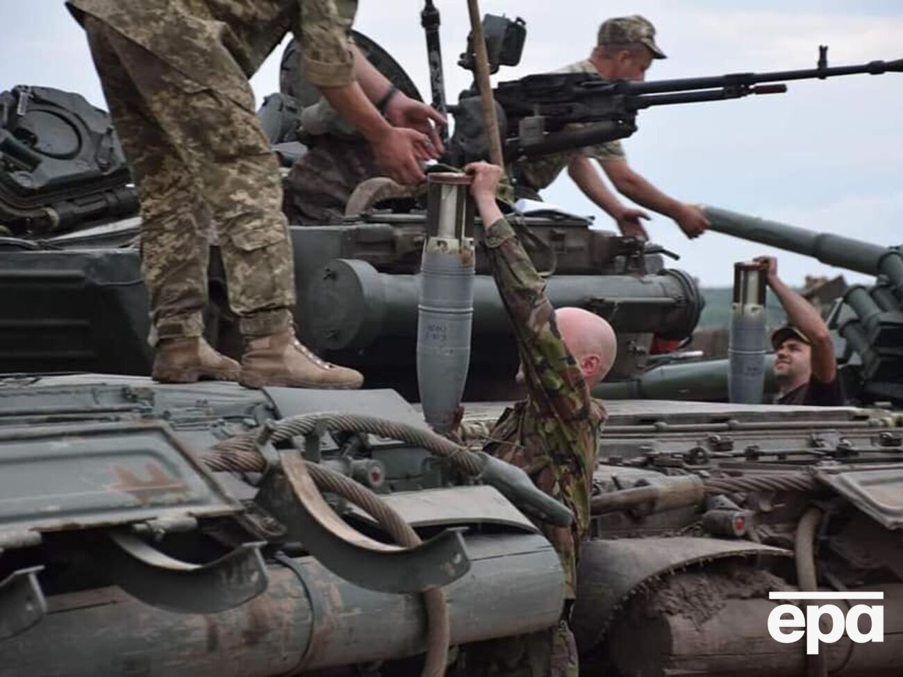 Головне управління розвідки України попередило, що найближчим часом "будуть гострі події на всьому фронті"