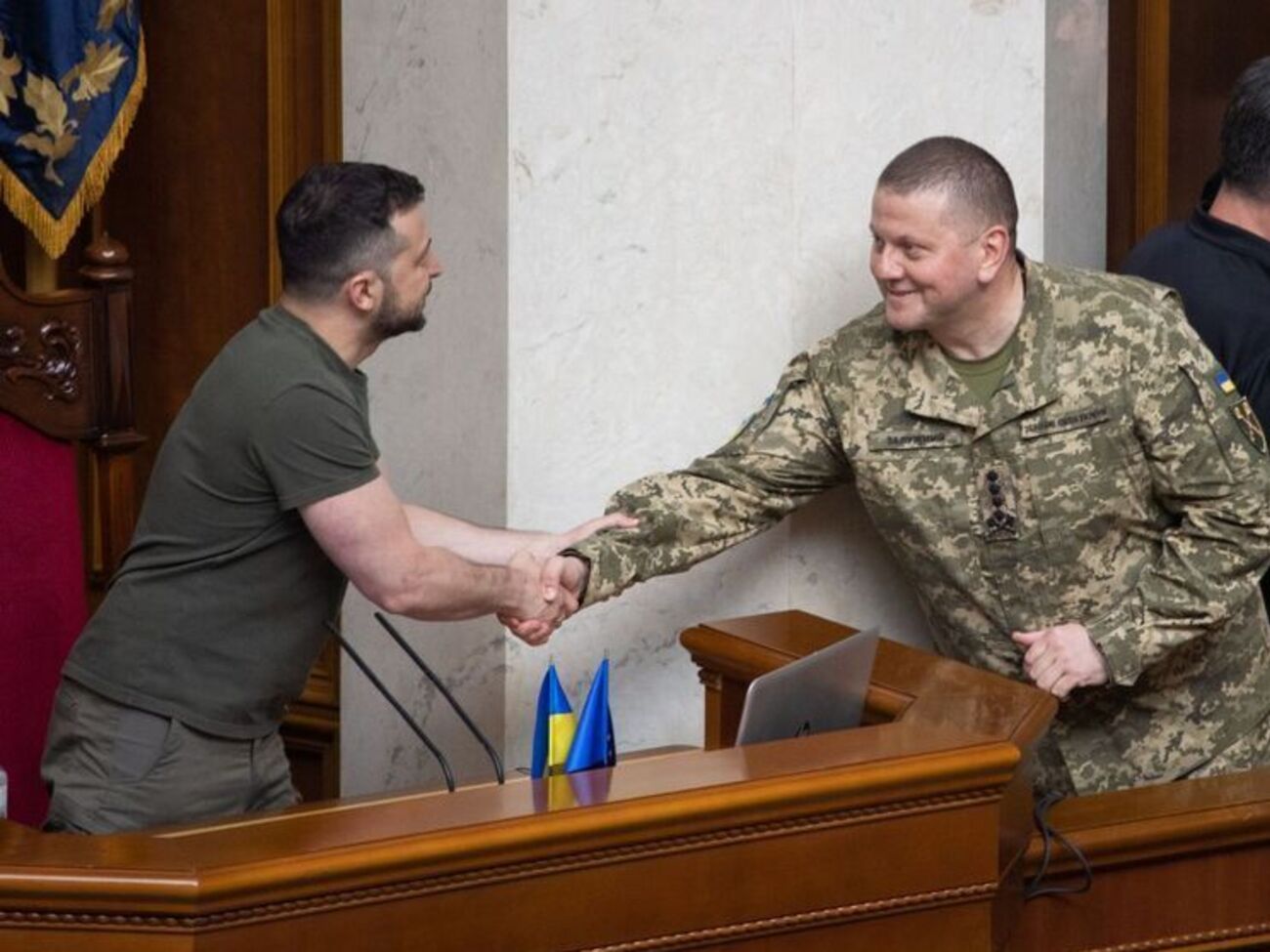 Слухи о якобы отставке Залужного оккупанты распространяют с целью психологического воздействия на украинцев, заявили в Минобороны