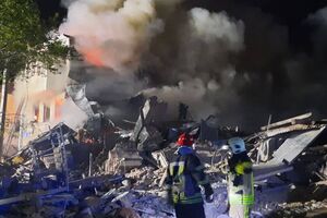 Удар припав по гуртожитку, там почалася пожежа