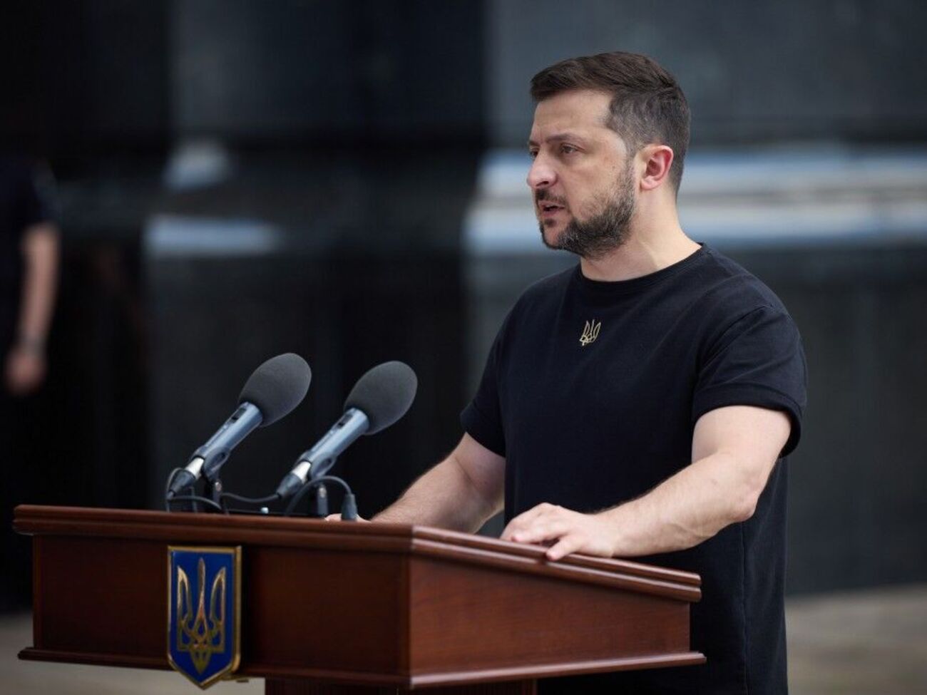 Зеленський: Окупанти згинуть, як роса на сонці, і наша оборона є й буде цим сонцем