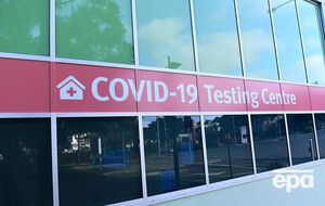 За последнюю неделю от COVID-19 скончалось 15 тыс. человек, заявили в ВОЗ