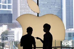 Apple обновляет свой флагманский продукт в непростое для отрасли время, отмечает агентство Bloomberg