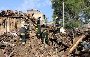 Окупанти завдали удару по гуртожитку у Салтівському районі Харкова увечері 17 серпня