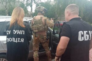 Один из фигурантов был задержан при реализации очередной партии из четырех автомобилей