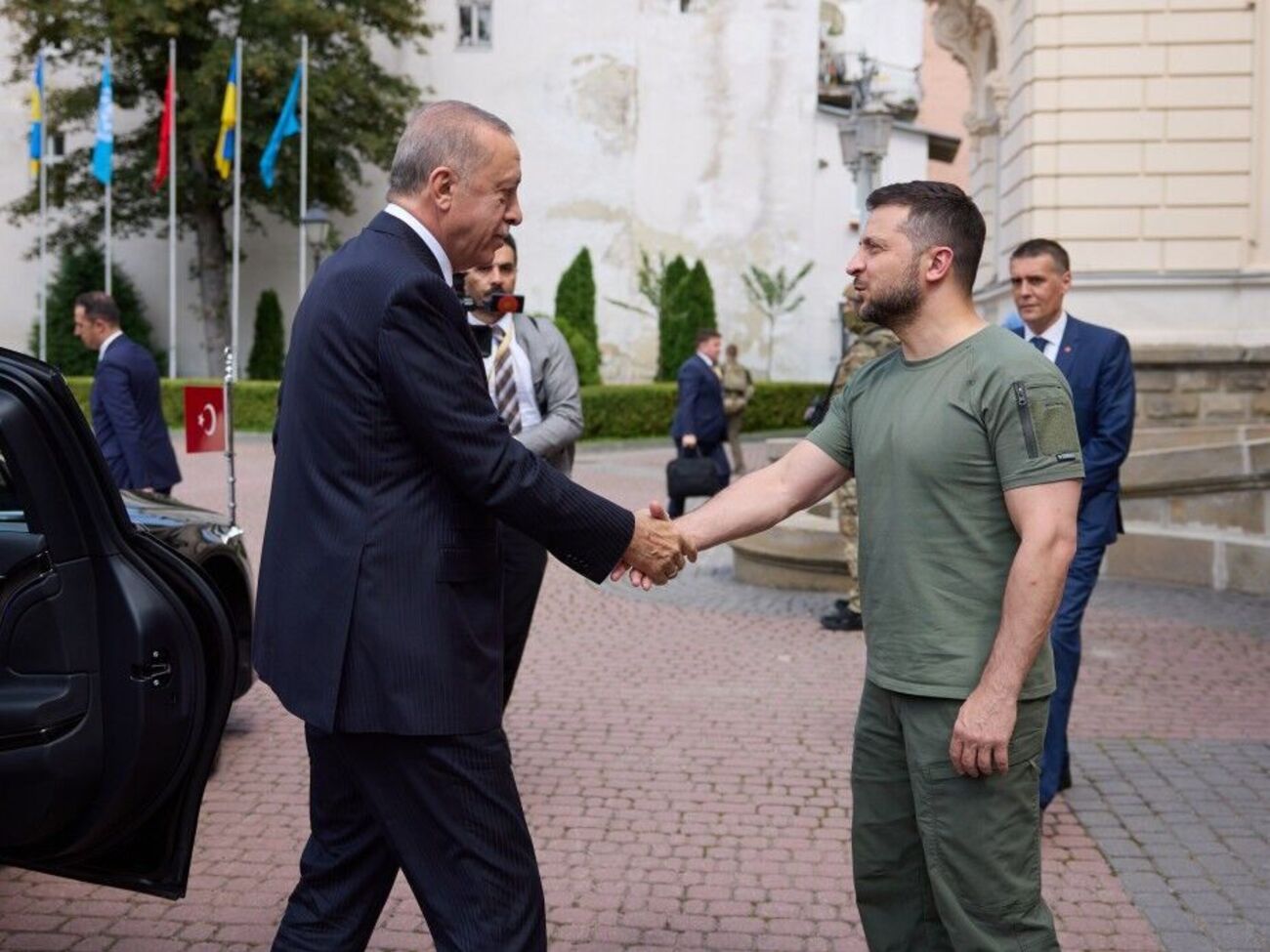 Зеленський та Ердоган говорили про збільшення обсягів експорту українського продовольства, ситуацію на ЗАЕС і оборонну співпрацю