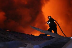 Унаслідок обстрілу в Харкові почалася пожежа на інфраструктурному об'єкті, повідомив Терехов