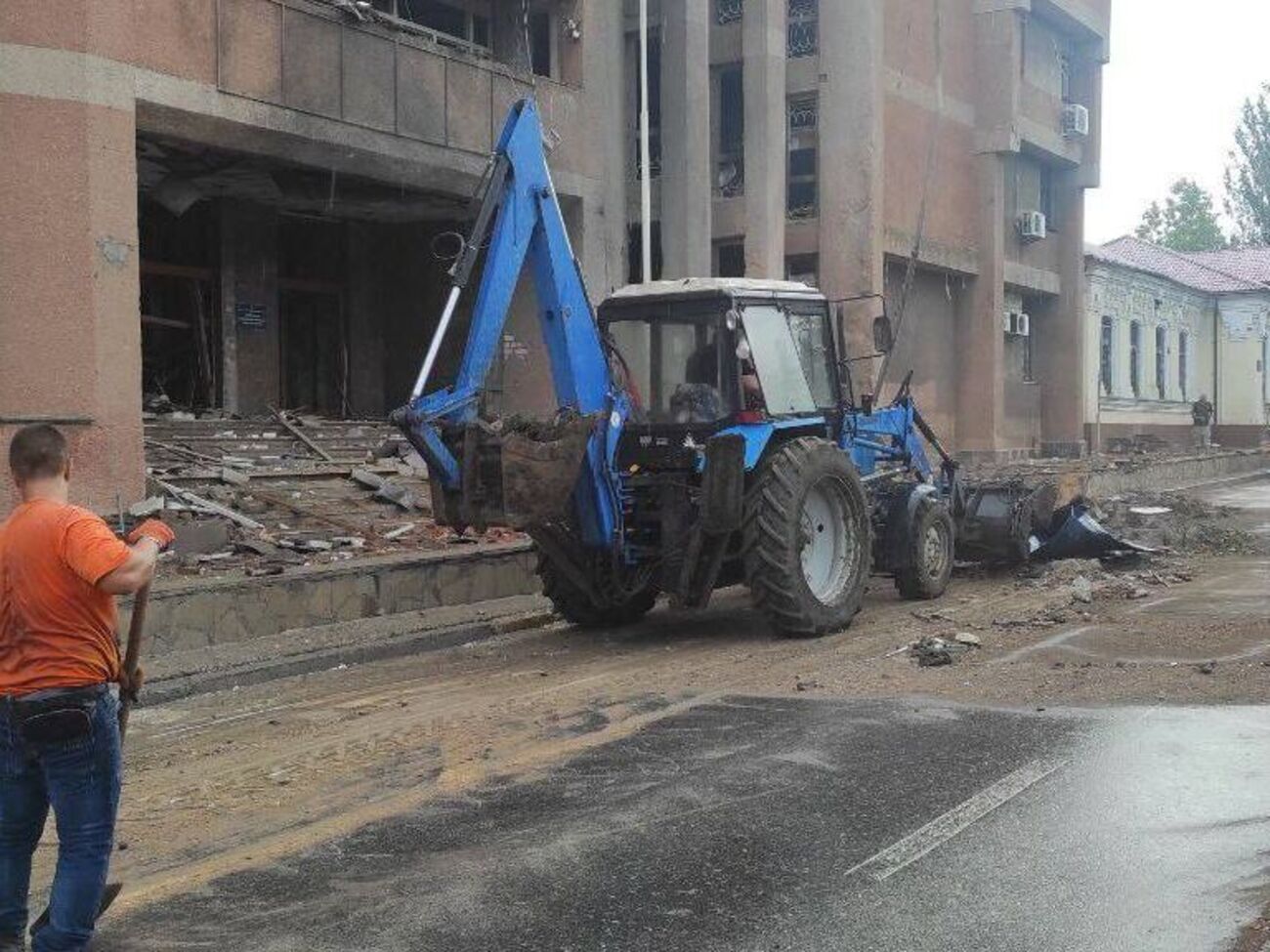 Оккупанты повторно обстреляли университет ракетами С-300