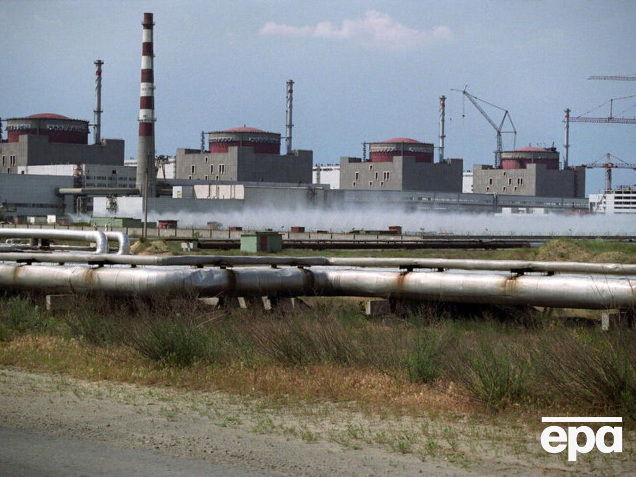 На Запорожской АЭС россияне разместили военную технику, хотя утверждают обратное