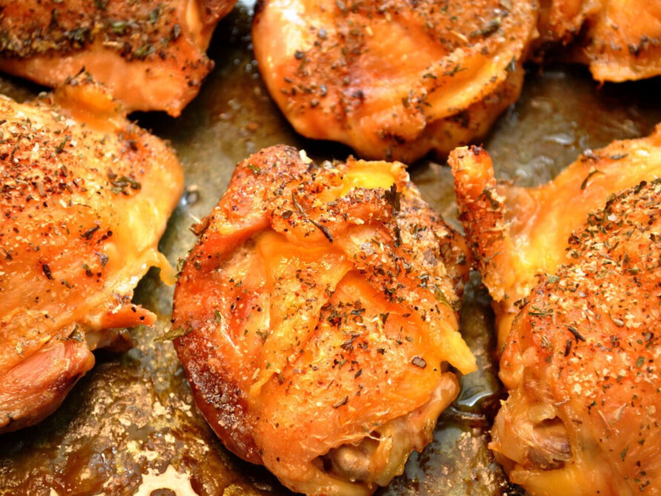 Бедра по рецепту Хименеса-Браво нужно сначала обжарить, а потом запечь
