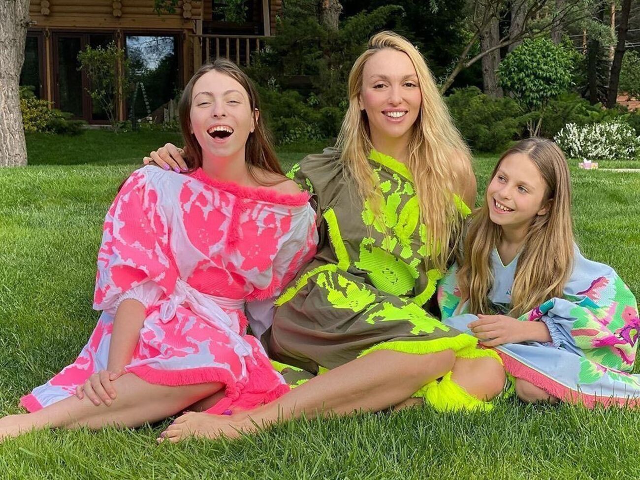 После нападения РФ на Украину Полякова переехала с детьми во Францию