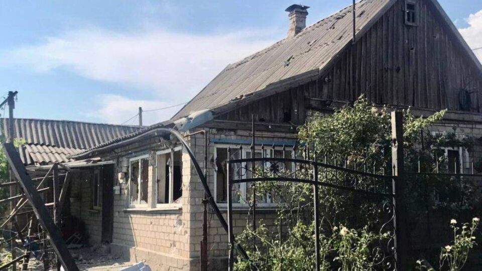Зруйновані житлові будинки, виведена з ладу лінія електропередач