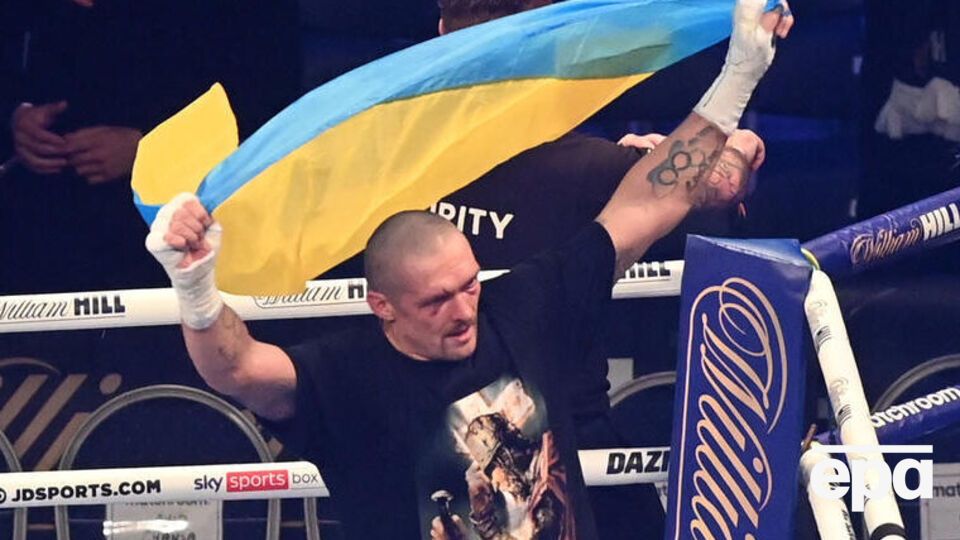 Первый бой выиграл Усик