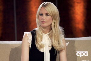 Шиффер народилася 1970 року