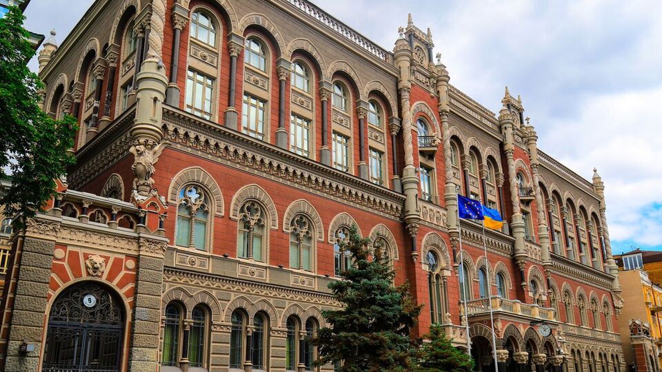 У НБУ вважають, що рішення про збереження облікової ставки на рівні 25% наразі є фактично безальтернативним