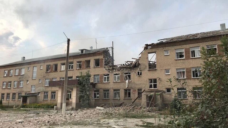 Рятувальники загасили пожежу й розбирають завали
