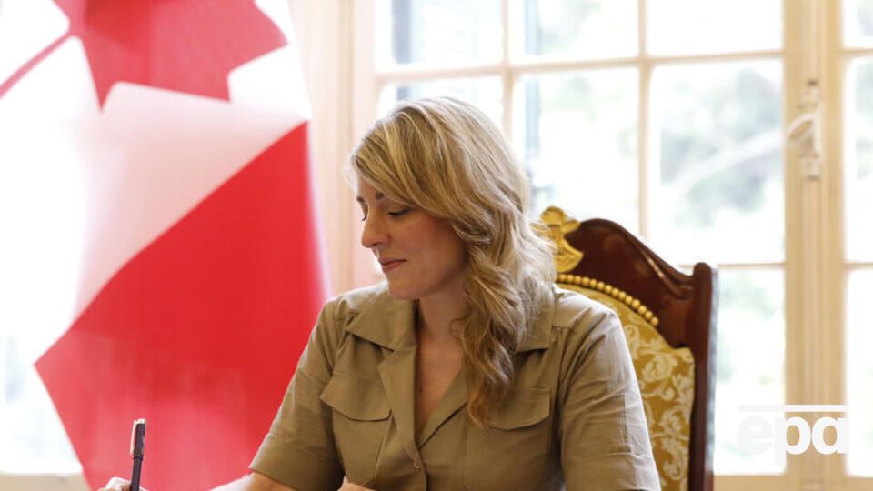 Жоли: Канада поддерживает Украину