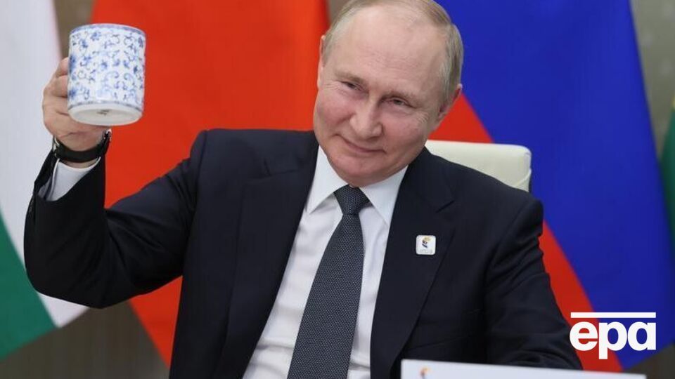 Посаду президента Путін обіймає з 2000 року з перервою
