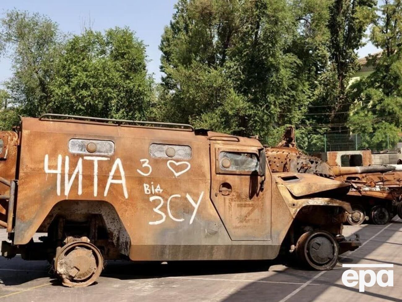 Українські військові й далі знищують техніку окупантів