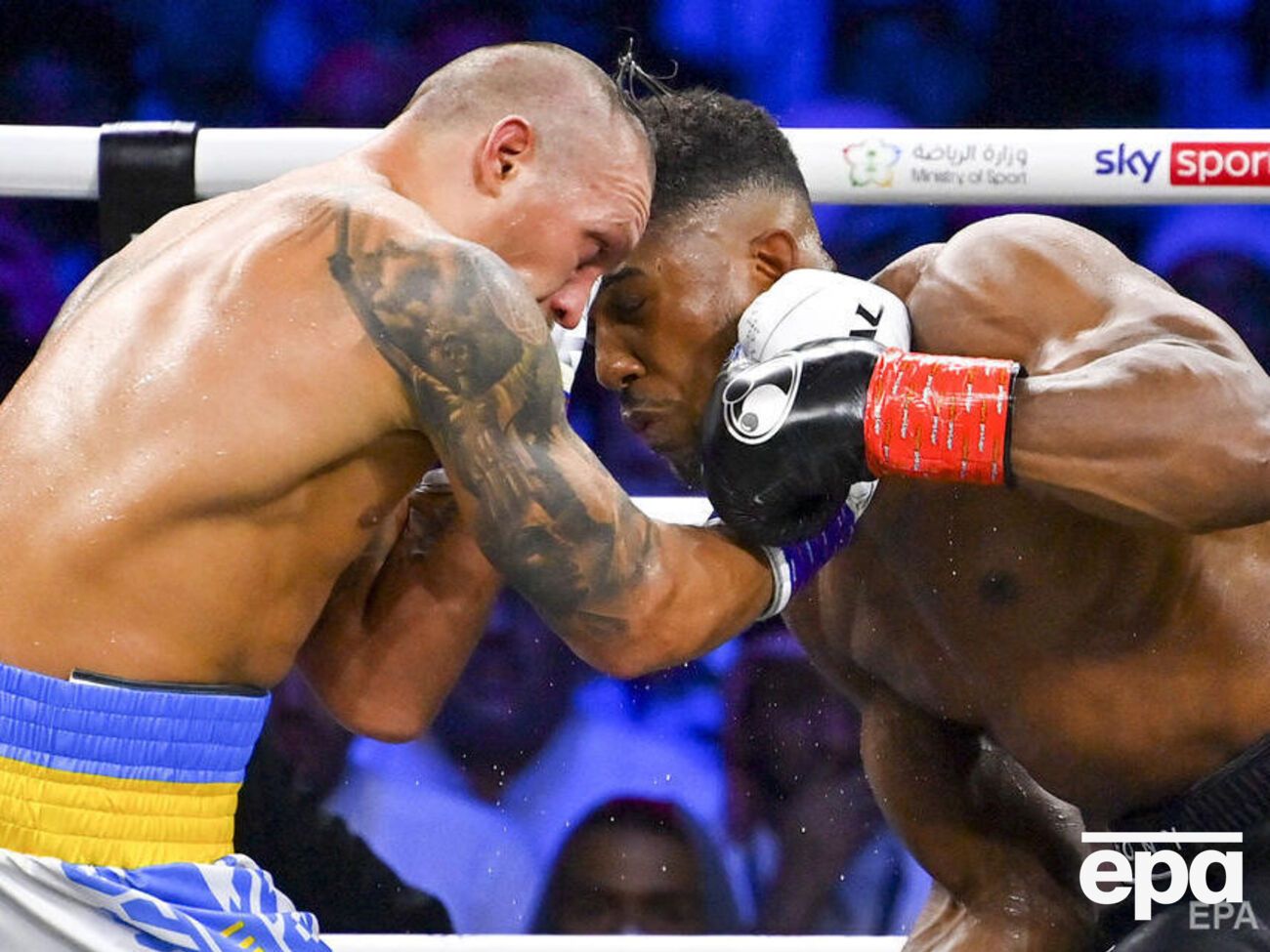 Бой Усика и Джошуа продлился 12 раундов