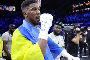 Джошуа был расстроен, но воздал Усику должное