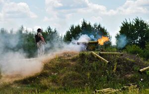 Украинские военные отбивают атаки врага на востоке