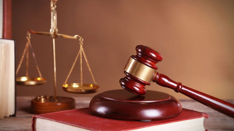 Суд признал мужчину виновным по двум статьям Уголовного кодекса