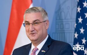 По словам Холкомба, целью его поездки является укрепление партнерских отношений с властями острова