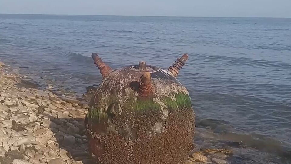 Дрейфующая якорная мина уничтожена силами подрывной команды группировки разнородных сил юга Украины, отметил Братчук