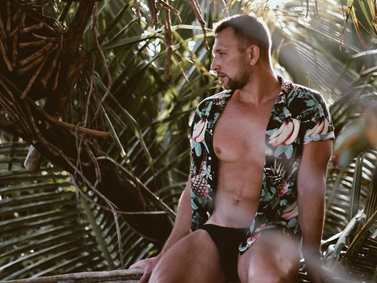 17 августа Хветкевич&nbsp;совершил каминг-аут