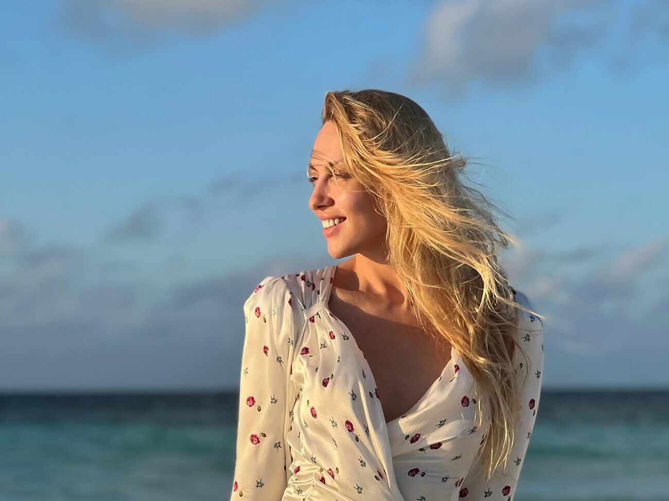 Долгие годы узнаваемым элементом сценического образа Поляковой был кокошник