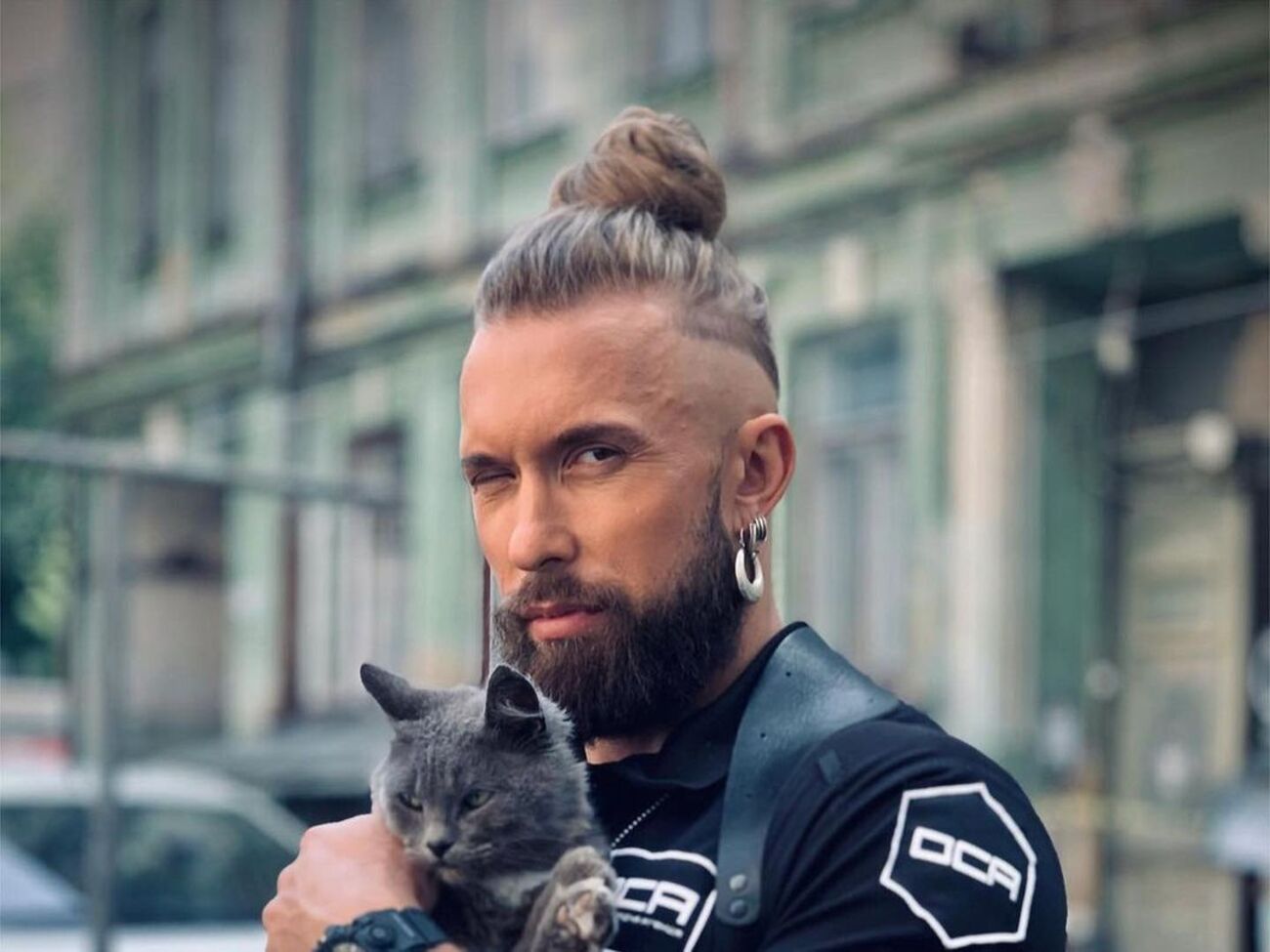 Суровцев пытался достучаться до своих знакомых в РФ, но понял, что это невозможно