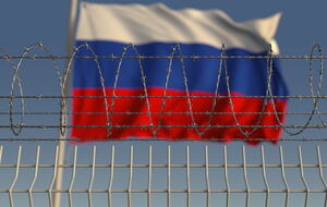 24 февраля, в день полномасштабного вторжения, Украина объявила о разрыве дипломатических отношений с Россией