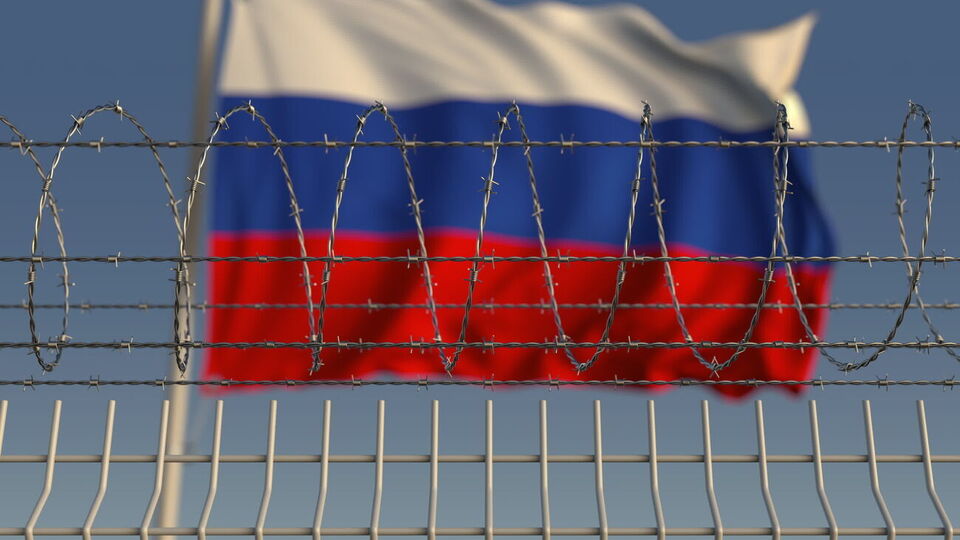 24 февраля, в день полномасштабного вторжения, Украина объявила о разрыве дипломатических отношений с Россией