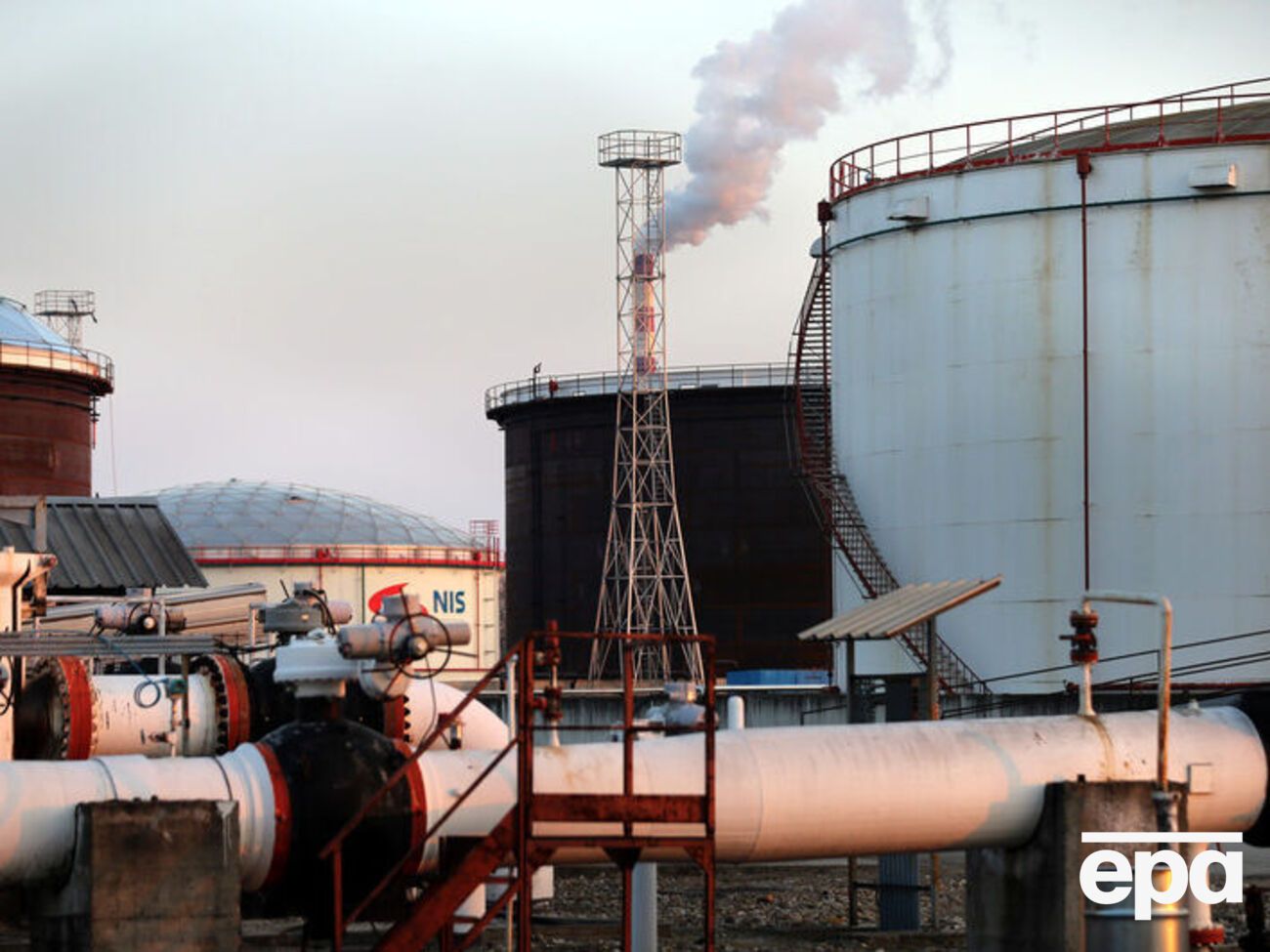 Сербія з 1 листопада не зможе отримувати нафту з Росії