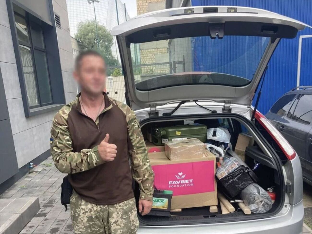Волонтери привезли генератори, акумулятори, стабілізатори напруги та інше обладнання