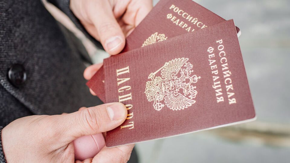 На оккупированой территории людей заставляют принимать российское гражданство
